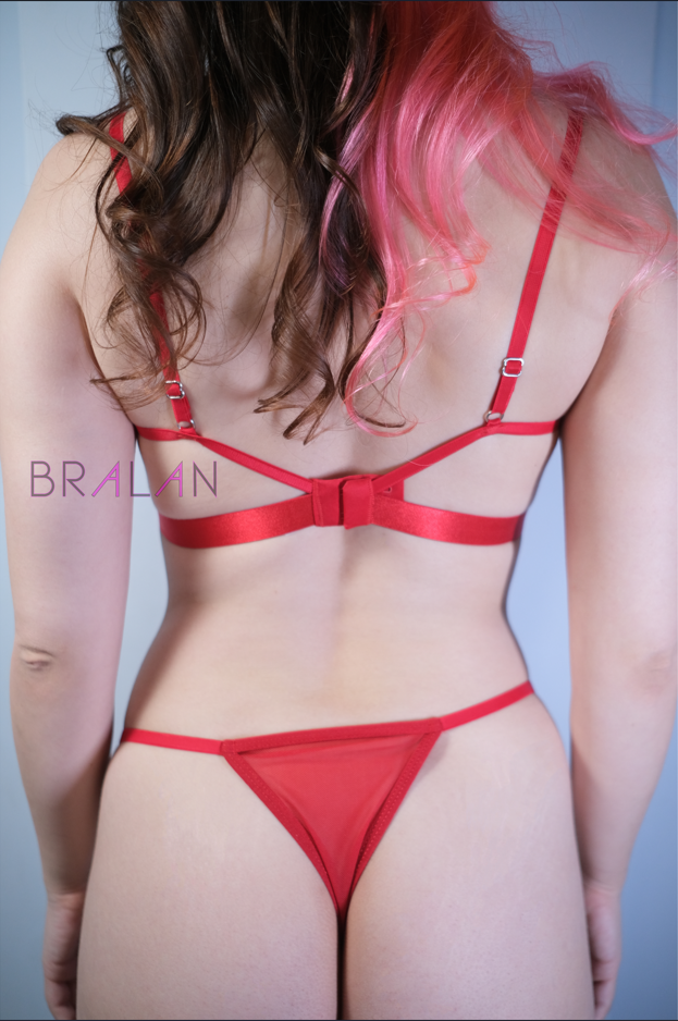 Red Lace Underwired Set with Strappy Back Detail